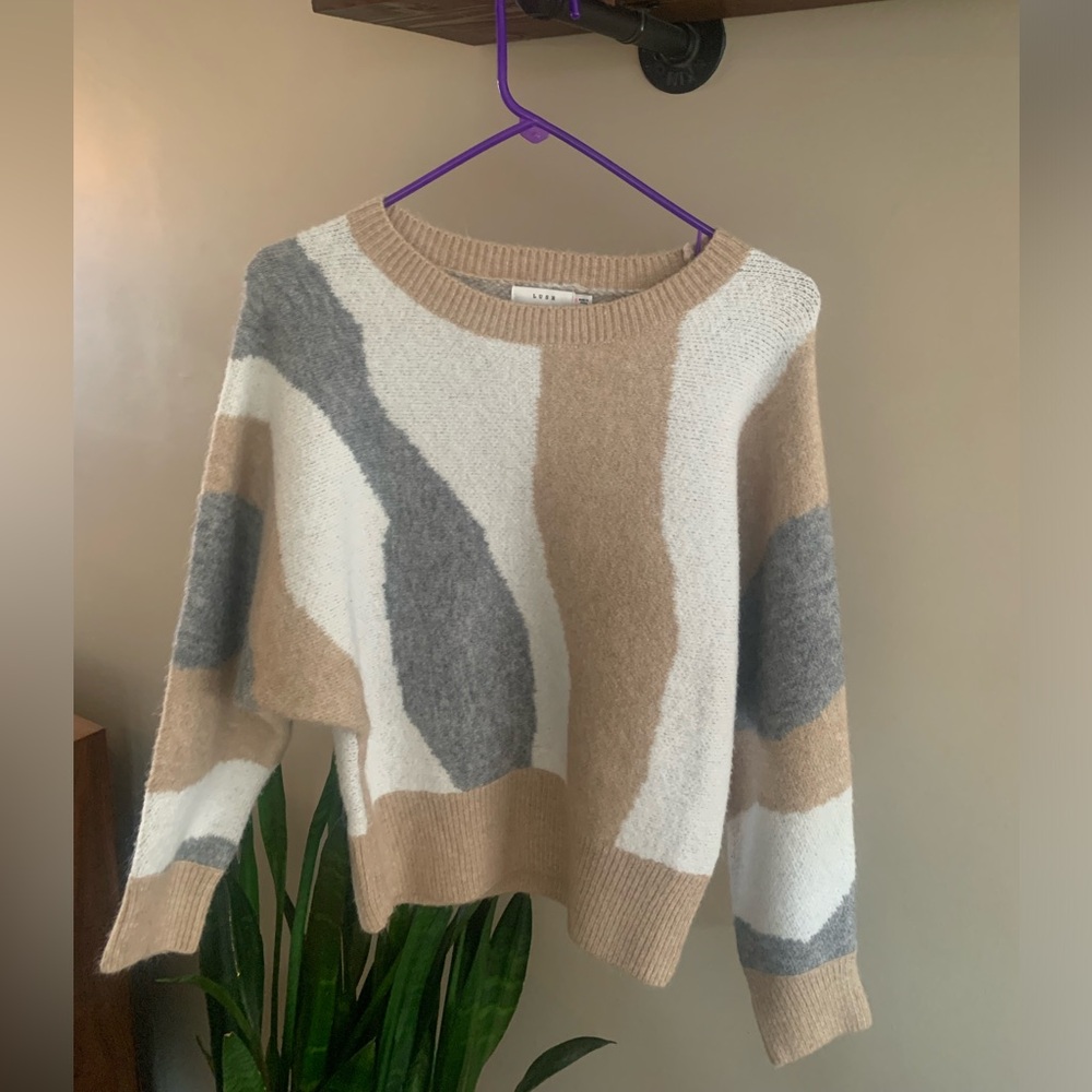 Lush Sweater,‎ Size Small